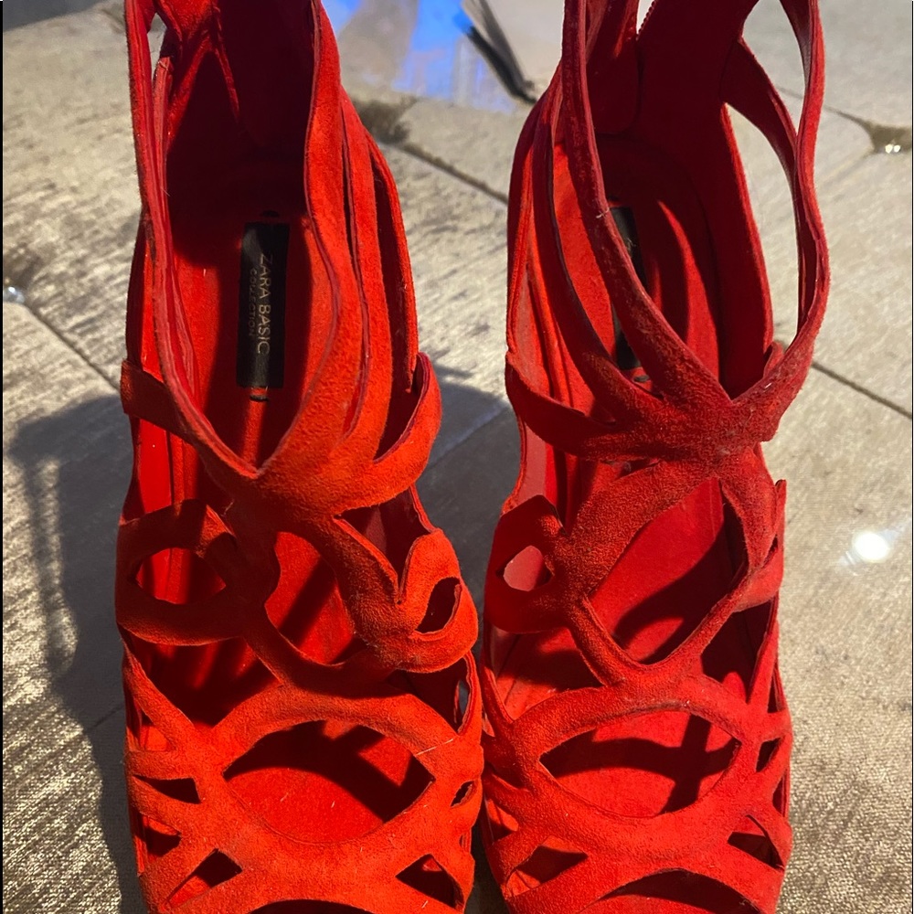 Zara 👠 - Picture 2 of 7